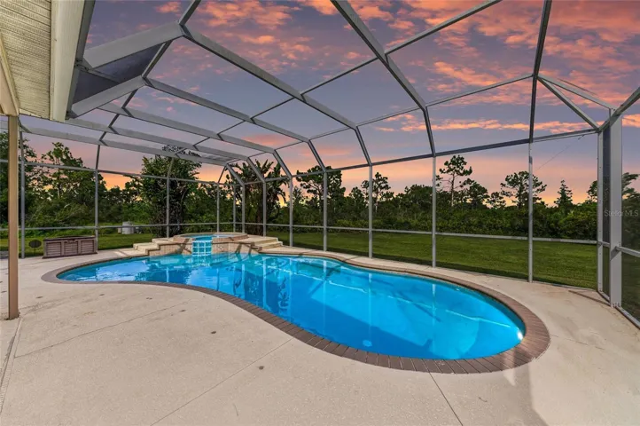 Twighlight Pool & Spa