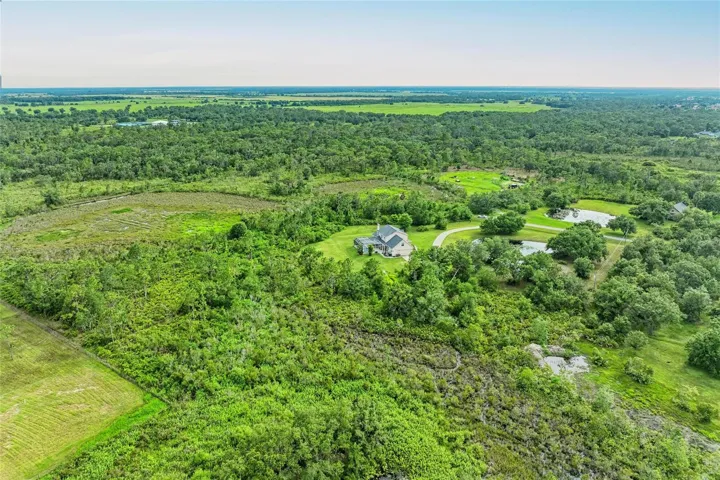 10 Acres of Paradise Sits just a couple miles behind Lakewood Ranch #1 Community