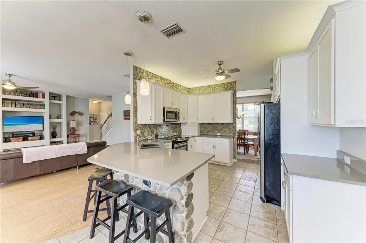 Breakfast Bar in Kitchen