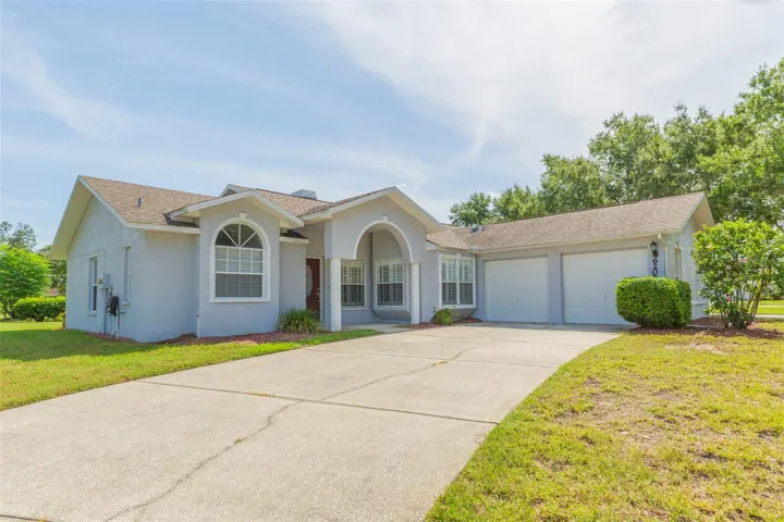 6208 HUNTINGTON DRIVE