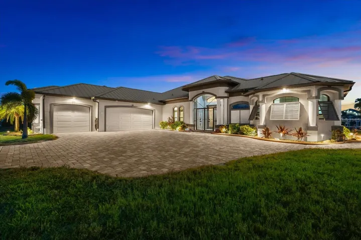 CUSTOM BUILT WATERFRONT ESTATE