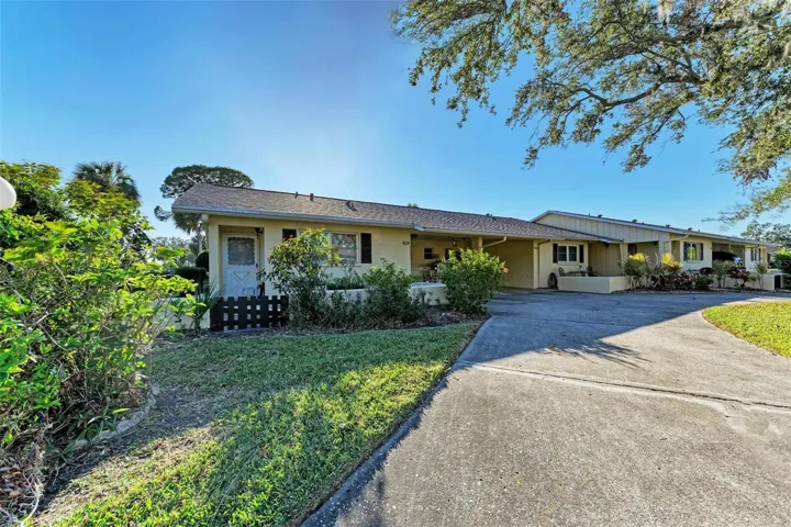 390 301 Blvd W #11d, Bradenton, Florida 34205, 2 Bedrooms Bedrooms, ,2 BathroomsBathrooms,Residential,For Sale,301,A4658793