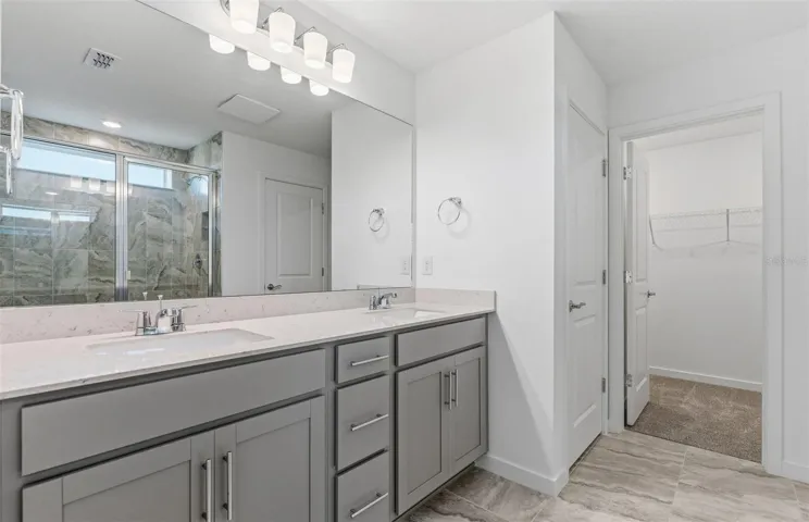 Owner's Bath w/Dual Sinks
