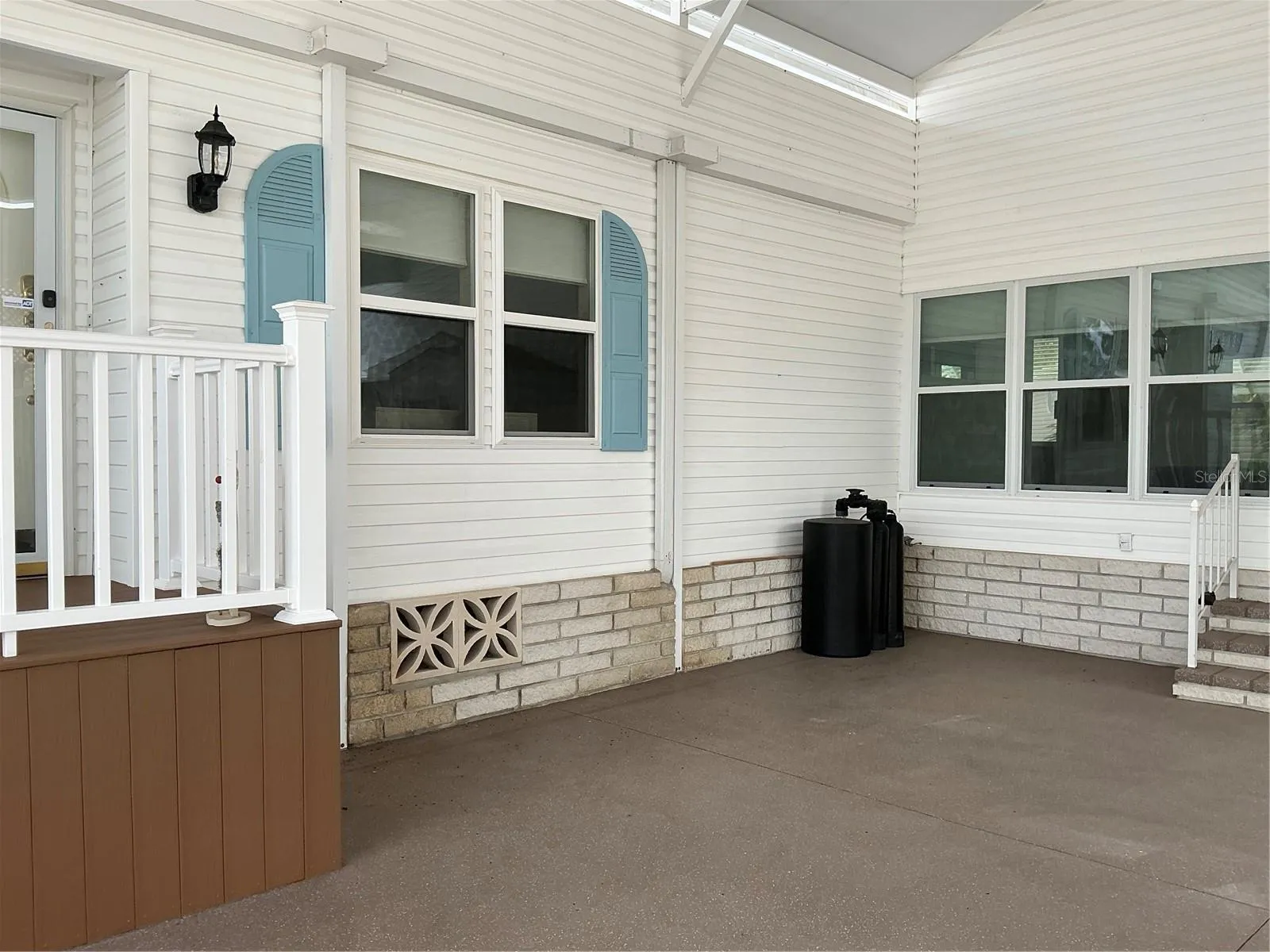 Entry off RV Port