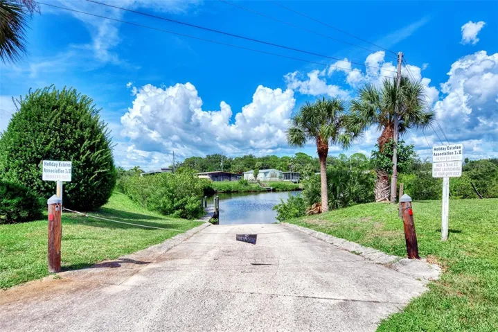 WITH HOA MEMBERSHIP, OWNERS HAVE ACCESS TO THE BOAT RAMP THAT GIVES YOU ACCESS TO THE INTERCOASTAL.