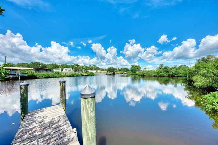 DOCK USAGE FOR HOA MEMBERS.