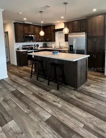 Oversized Island