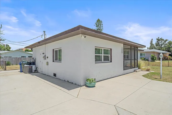 6 car drive / parking