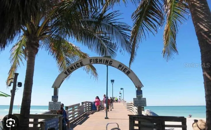 venice pier and sharkeys