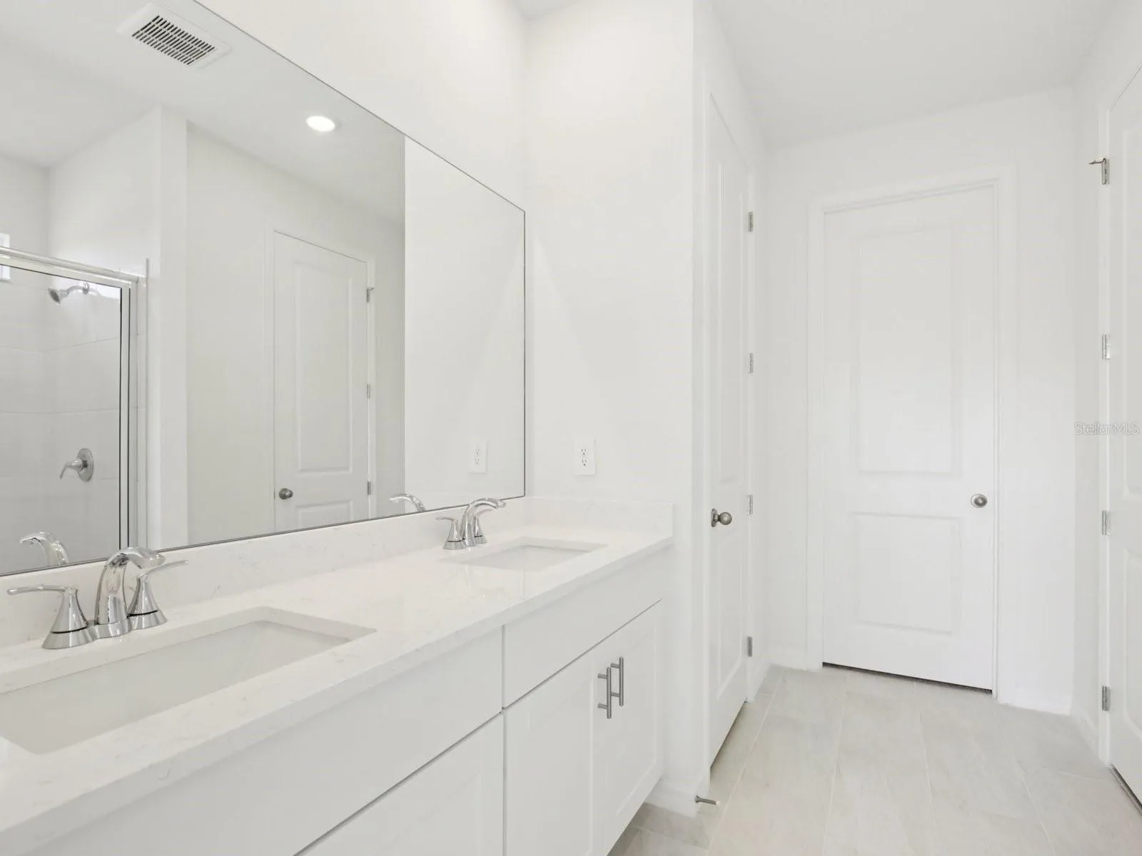 Interior photos are not of the actual home but are photos of the builder home with the same floorplan with similar interior finishes and features.