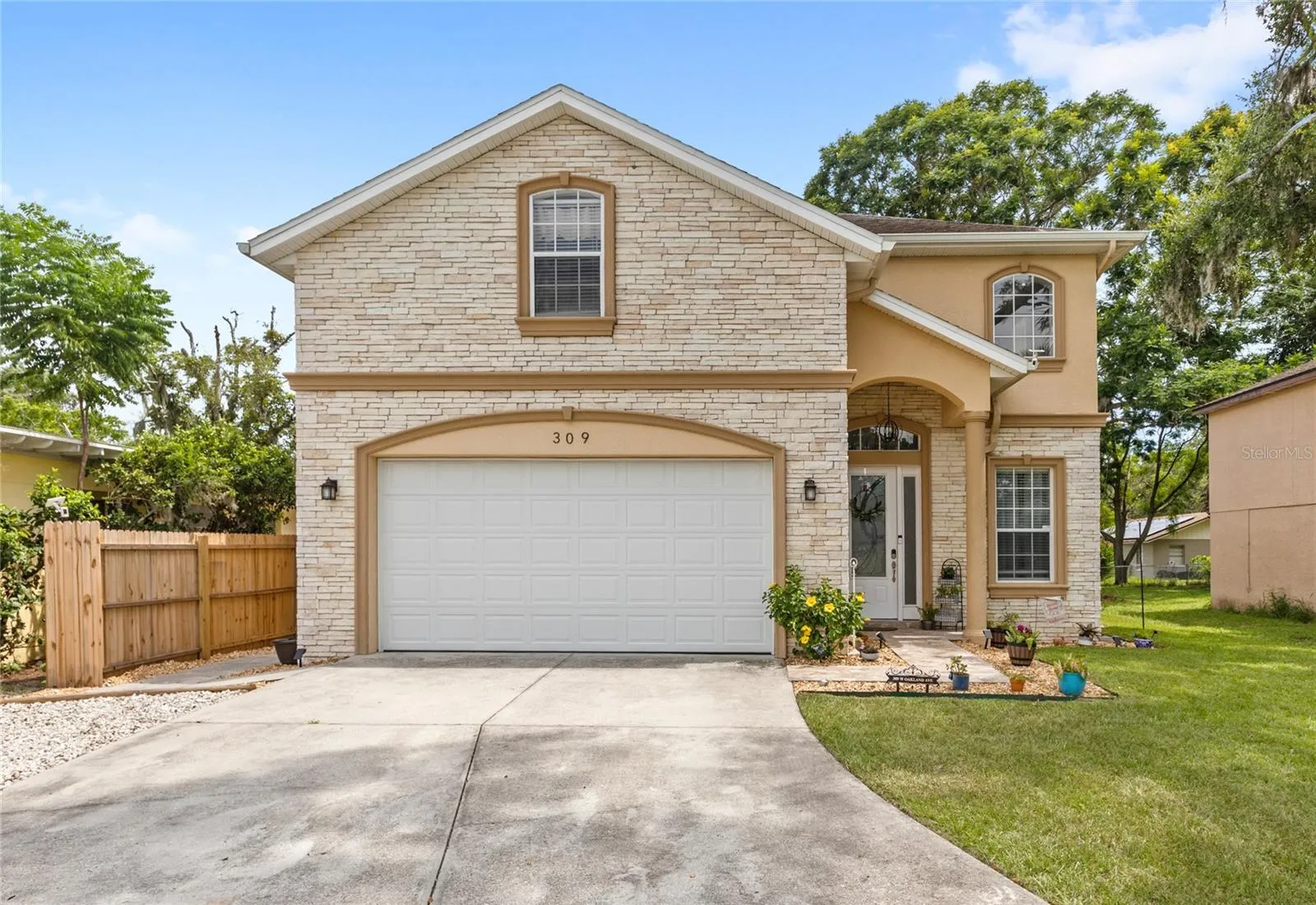 309 W Oakland Ave, Oakland, Florida 34760 309 W Oakland Ave, Oakland, Florida 34760, 4 Bedrooms Bedrooms, ,3 BathroomsBathrooms,Residential,For Sale,OAKLAND,O6329293