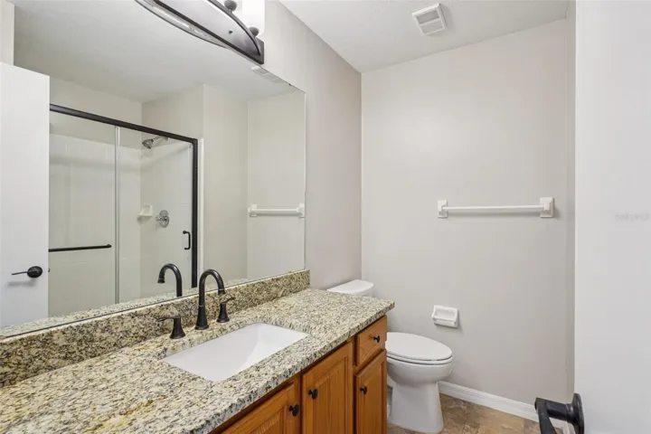 Primary en-suite bath.