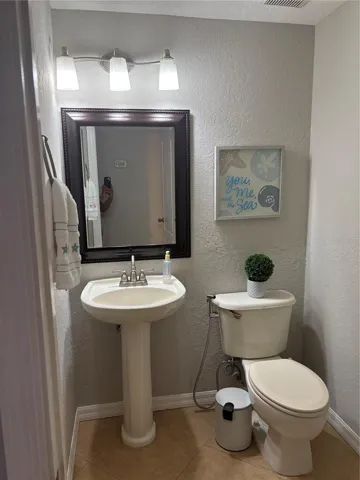 Guest bathroom first floor