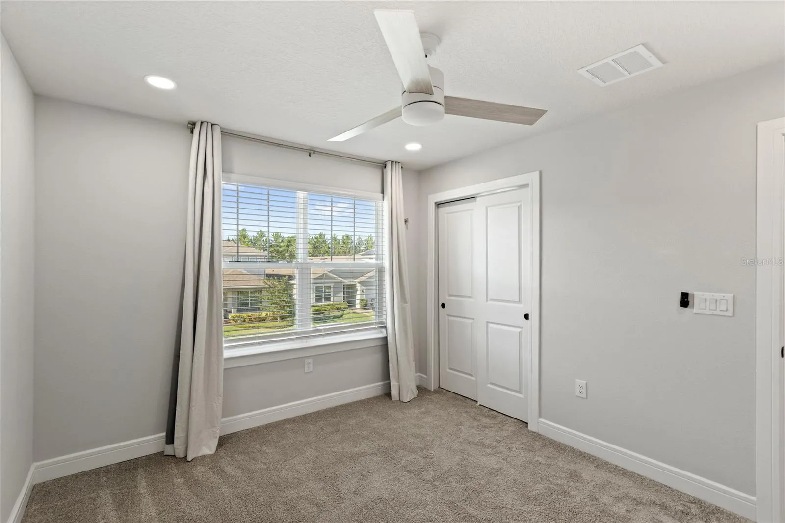 4587 Gliding Wave St, Winter Garden, Florida 34787, 4 Bedrooms Bedrooms, ,3 BathroomsBathrooms,Residential,For Sale,GLIDING WAVE,O6329607