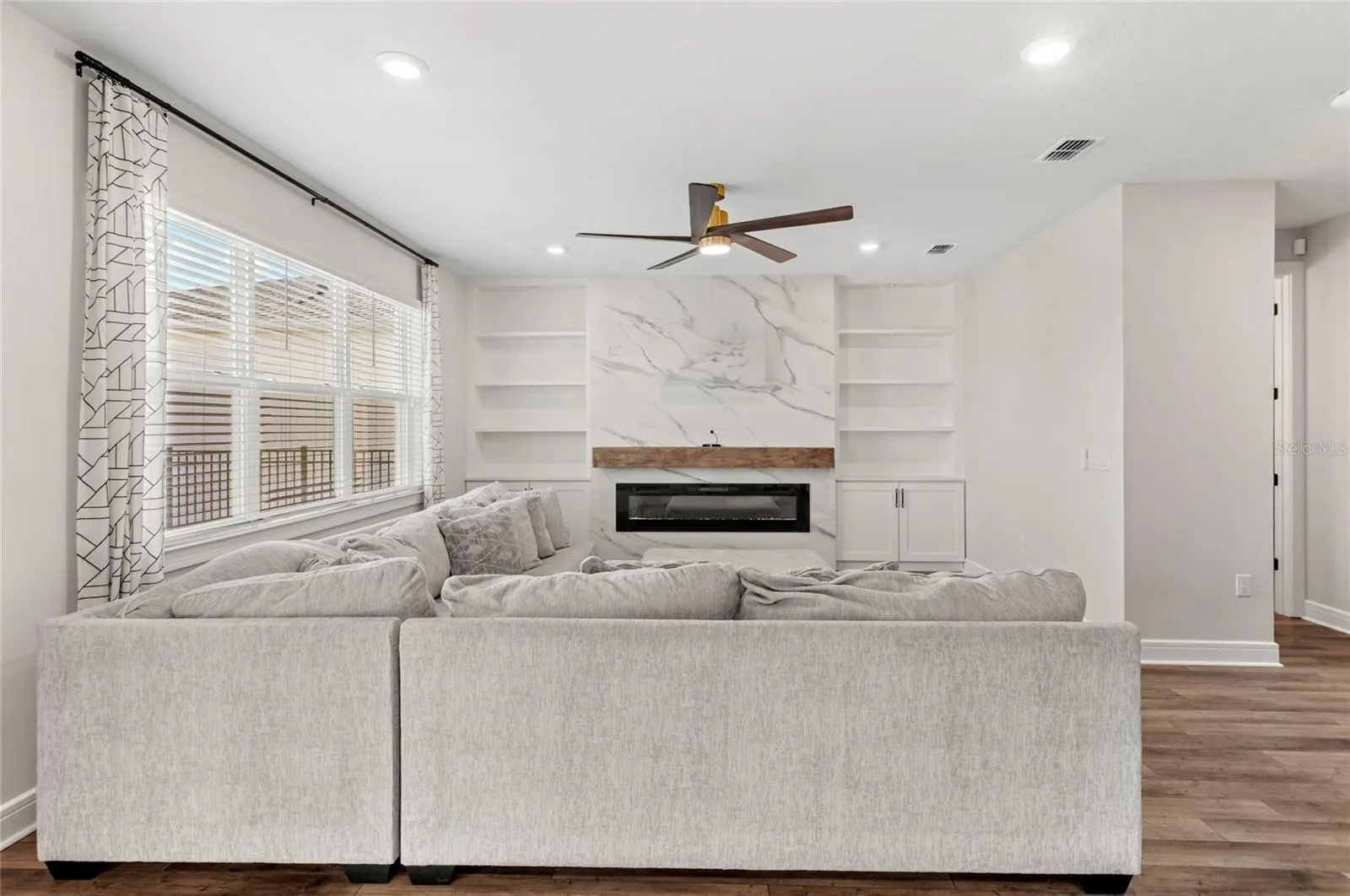 4587 Gliding Wave St, Winter Garden, Florida 34787, 4 Bedrooms Bedrooms, ,3 BathroomsBathrooms,Residential,For Sale,GLIDING WAVE,O6329607