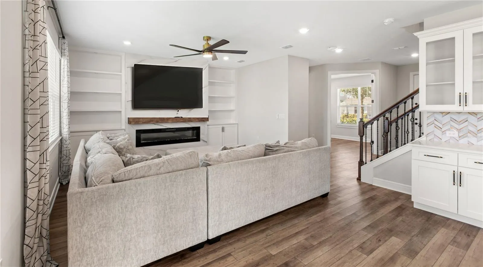 4587 Gliding Wave St, Winter Garden, Florida 34787, 4 Bedrooms Bedrooms, ,3 BathroomsBathrooms,Residential,For Sale,GLIDING WAVE,O6329607