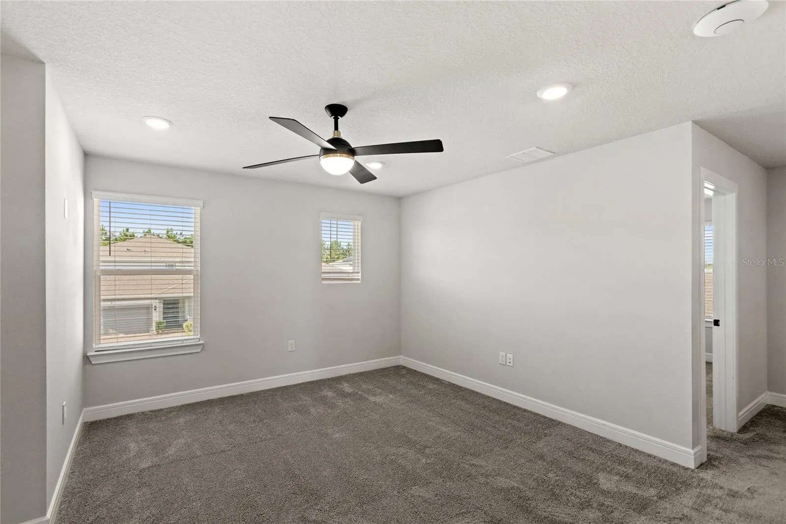 4587 Gliding Wave St, Winter Garden, Florida 34787, 4 Bedrooms Bedrooms, ,3 BathroomsBathrooms,Residential,For Sale,GLIDING WAVE,O6329607
