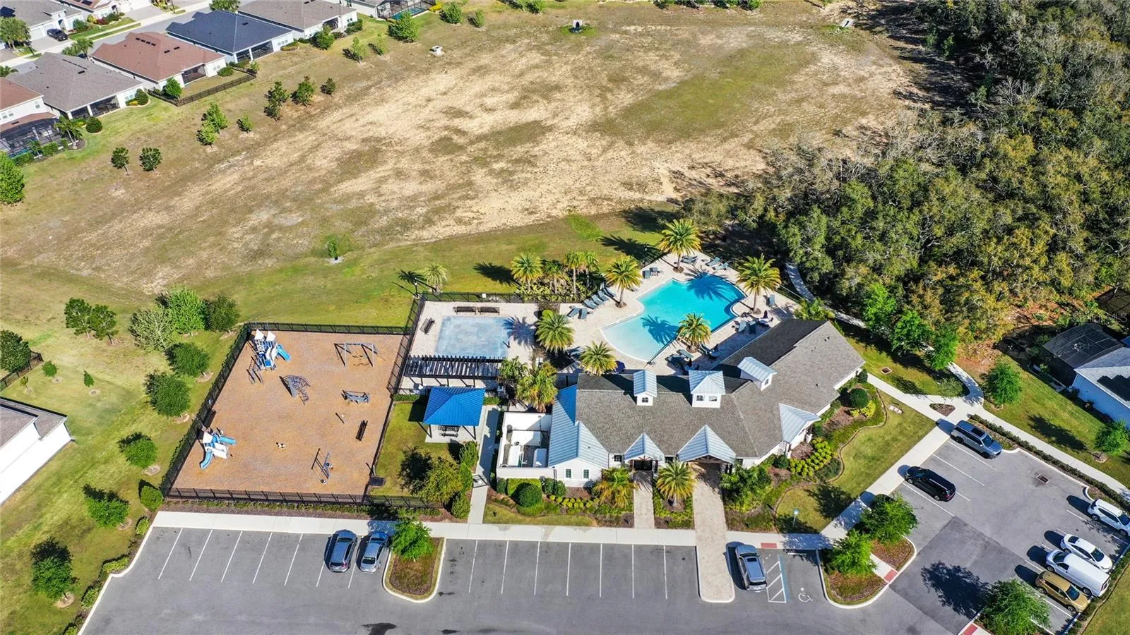 4587 Gliding Wave St, Winter Garden, Florida 34787, 4 Bedrooms Bedrooms, ,3 BathroomsBathrooms,Residential,For Sale,GLIDING WAVE,O6329607