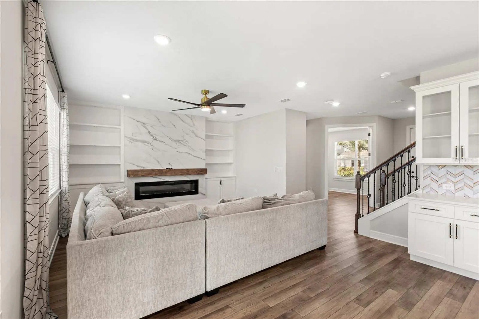 4587 Gliding Wave St, Winter Garden, Florida 34787, 4 Bedrooms Bedrooms, ,3 BathroomsBathrooms,Residential,For Sale,GLIDING WAVE,O6329607