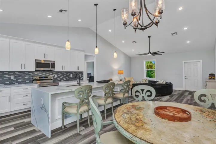 Kitchen/Dining Room
