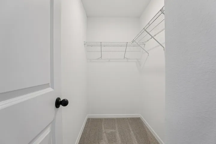 Bed 4 Closet