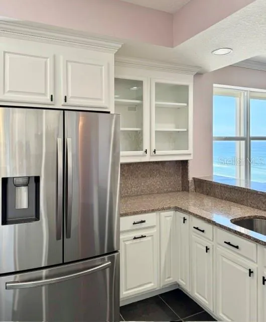 LARGE BREAKFAST BAR