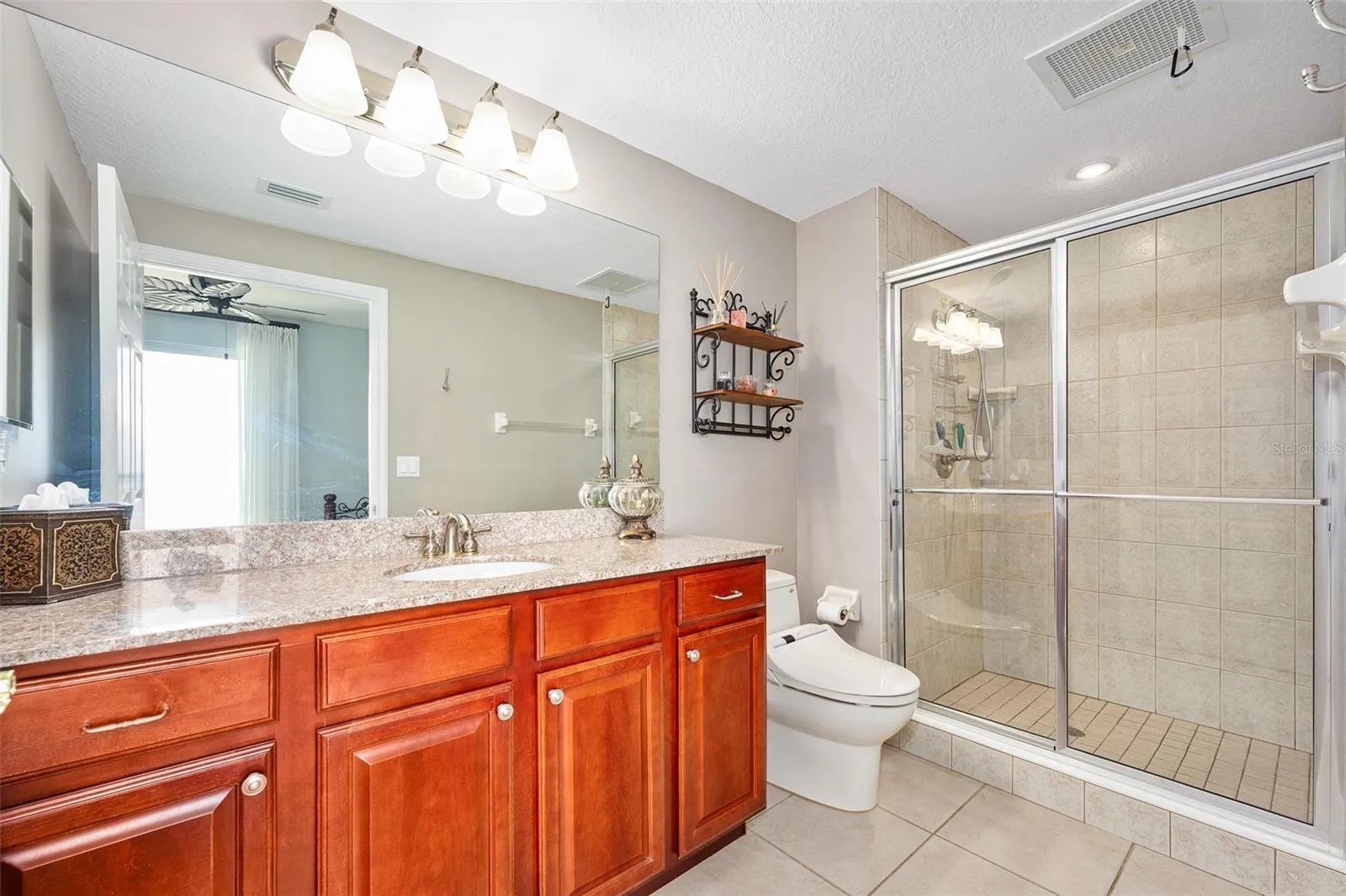 2ND BATHROOM EN-SUITE