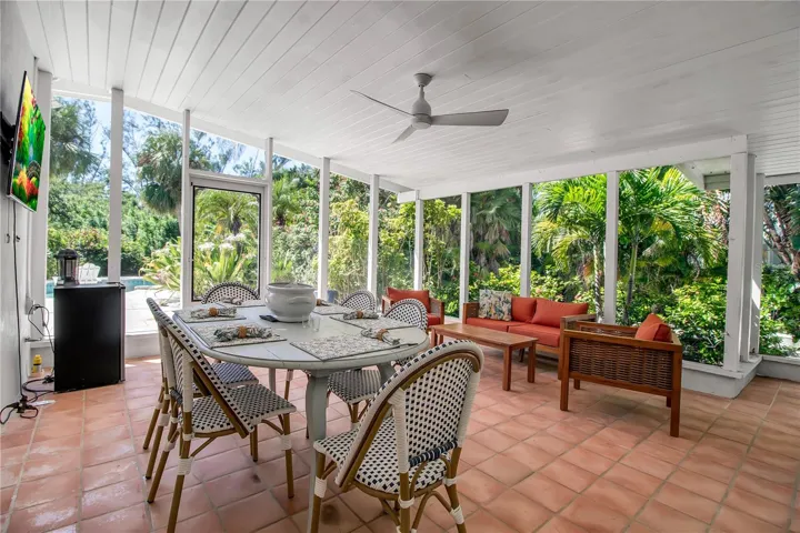 Screened in Lanai
