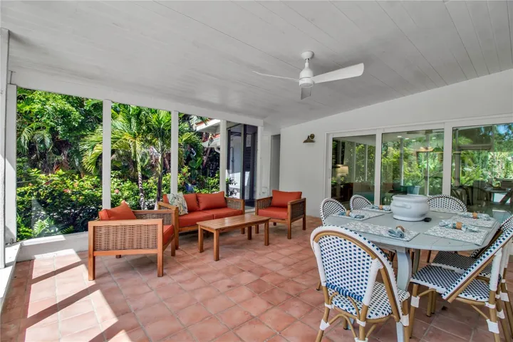 Screened in Lanai