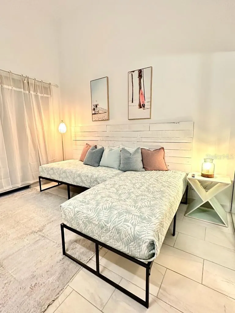 Bedroom 3. 2 twin beds convertible to king