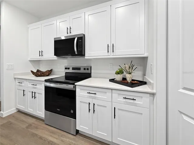 Kitchen - photos of similar model, finishes may differ