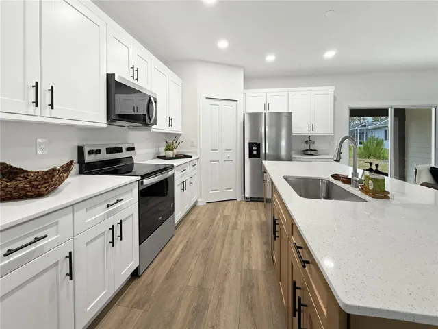 Kitchen - photos of similar model, finishes may differ