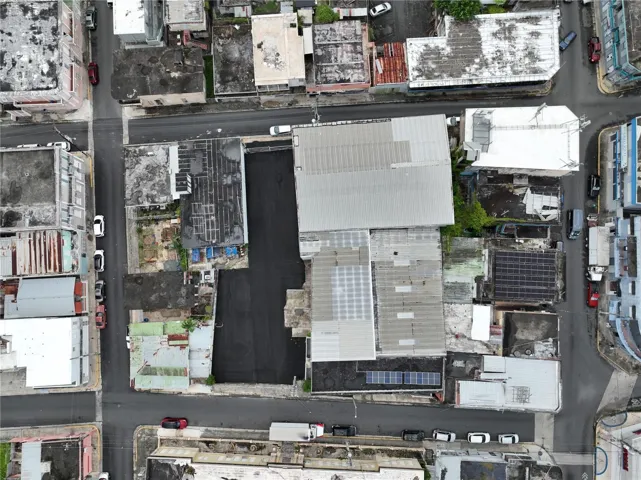 COMMERCIAL LOT WITH 2 MAIN ACCESS ROADS