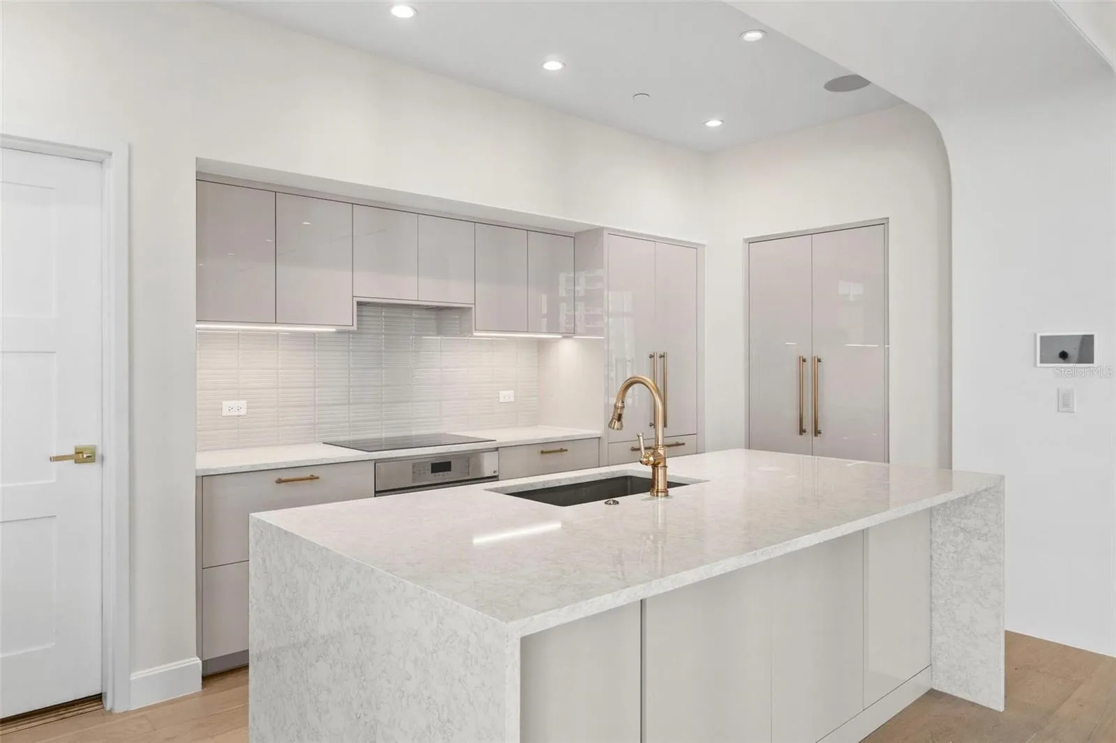 Deluxe Chef's Kitchen