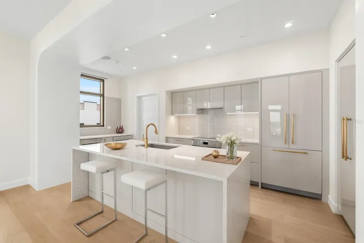 Deluxe Chef's Kitchen
