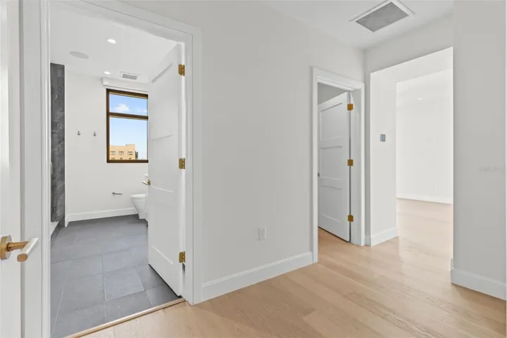 Primary Suite Foyer