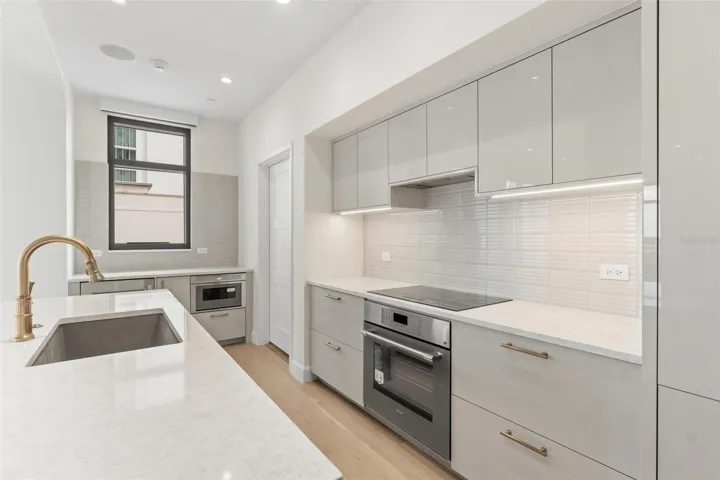 Deluxe Chef's Kitchen