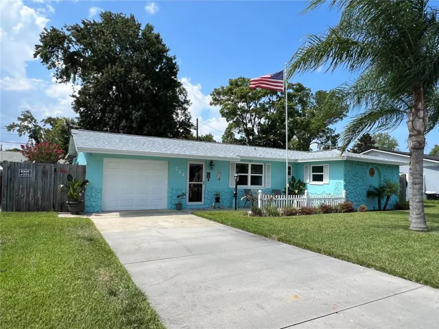 WELCOME HOME! 744 Baywood Lane, South Daytona, FL 32119