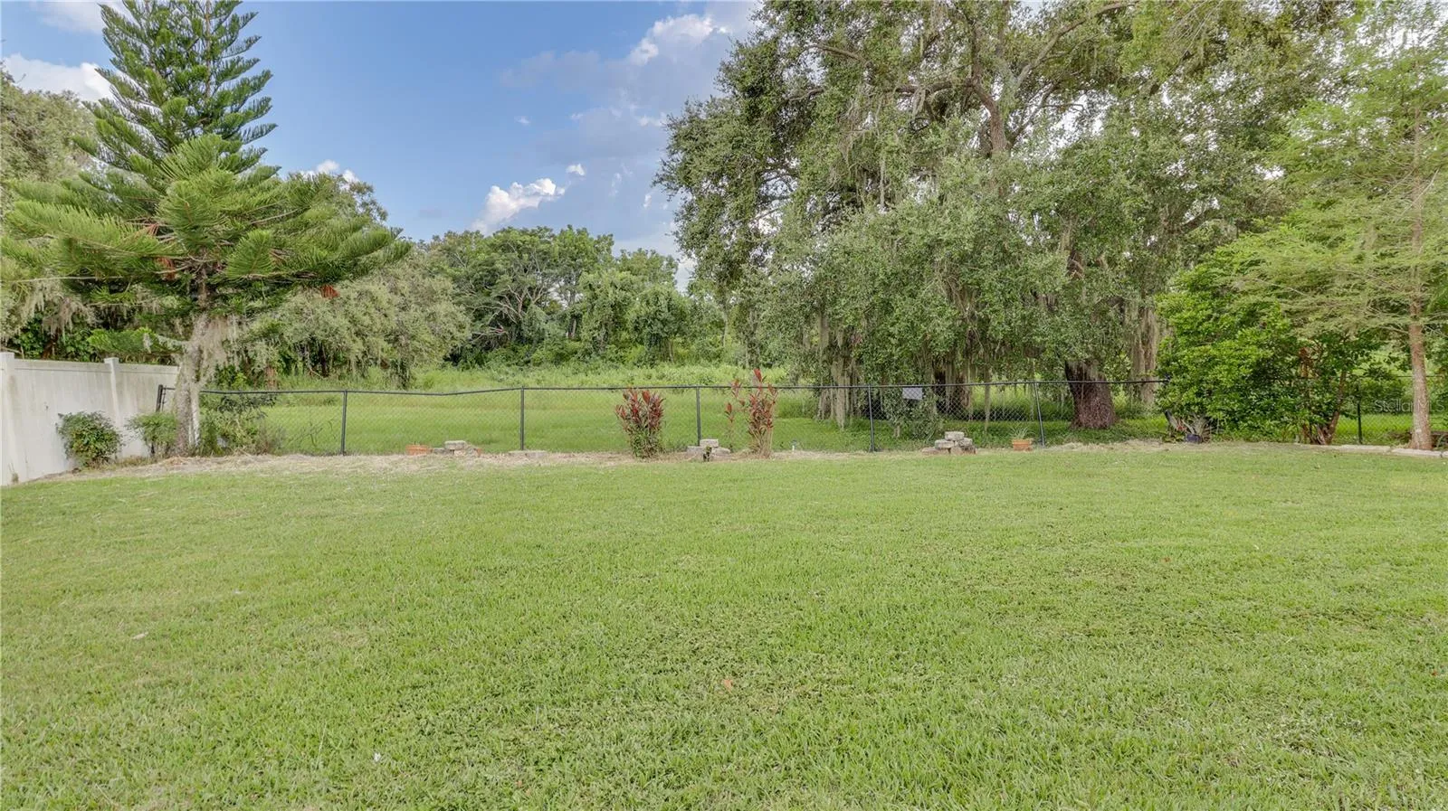517 Garden Heights Dr, Winter Garden, Florida 34787, 4 Bedrooms Bedrooms, ,2 BathroomsBathrooms,Residential,For Sale,GARDEN HEIGHTS,O6332005