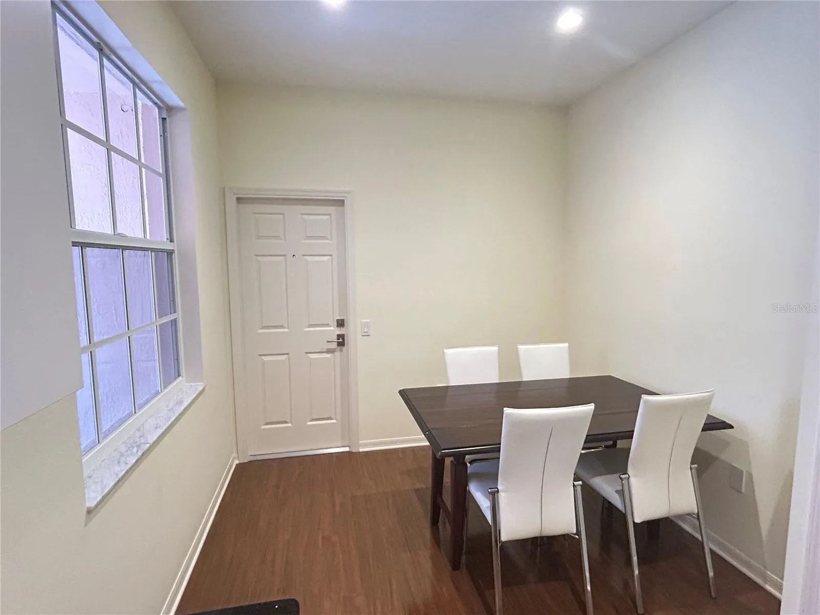breakfast nook