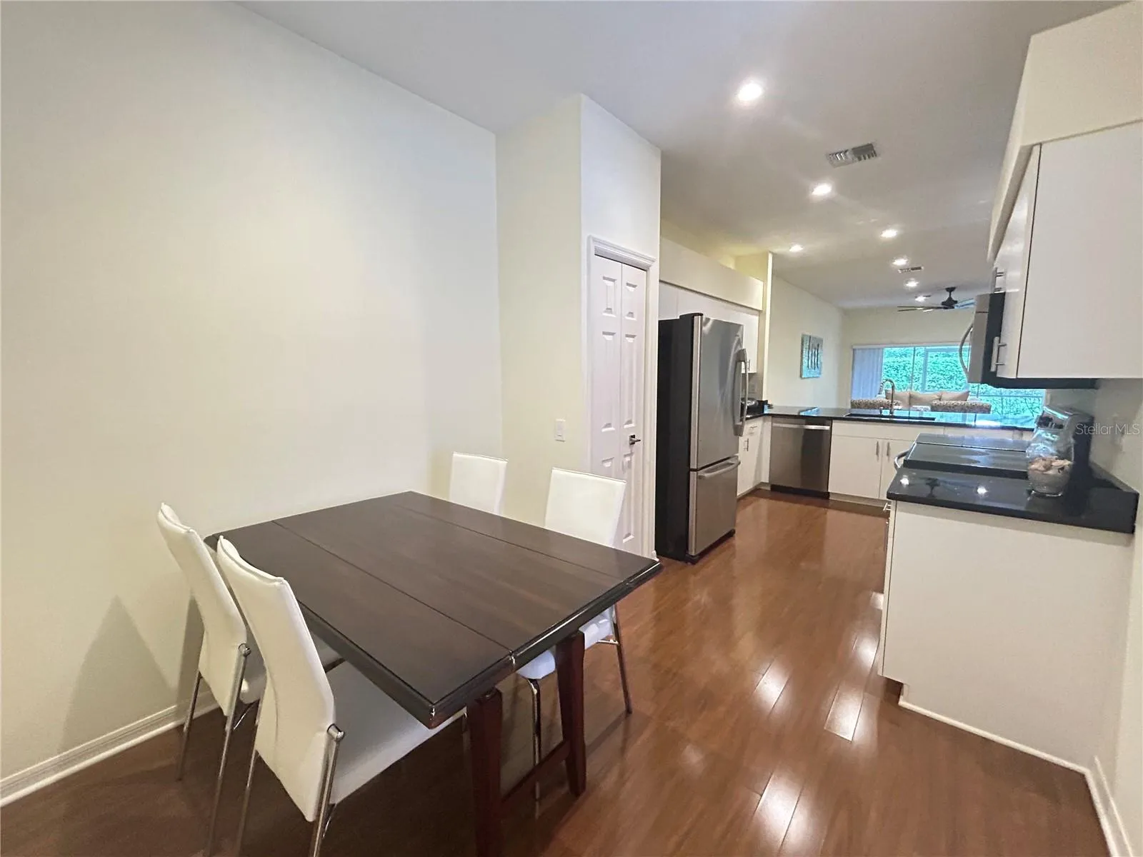 breakfast nook