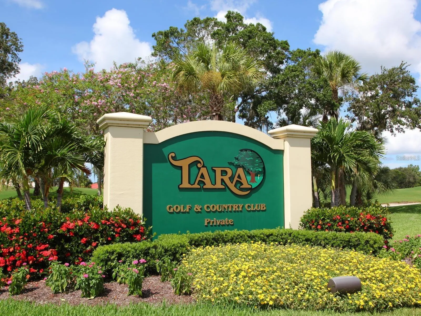 Tara Golf and Country Club Class A golf membership includes full access to all amenities.