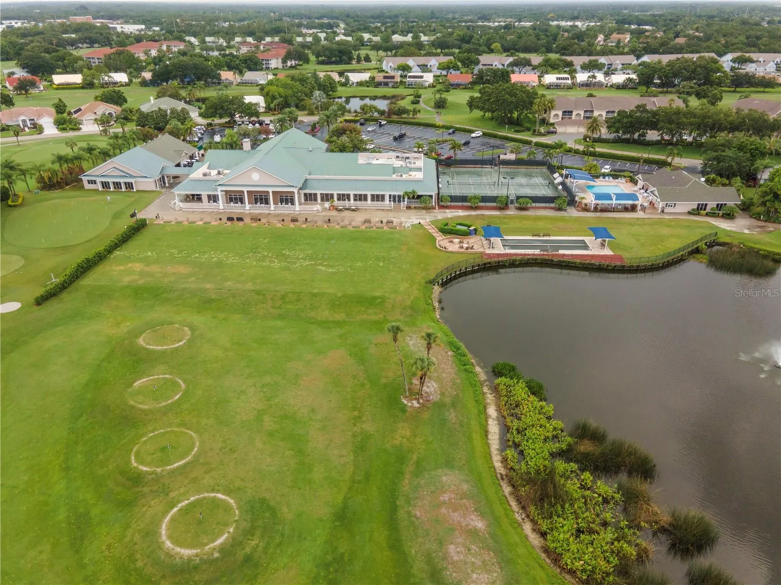 Tara's driving range, where you can also take lessons from the Pros!