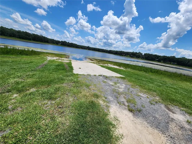 Boat ramp on Tiger Lake