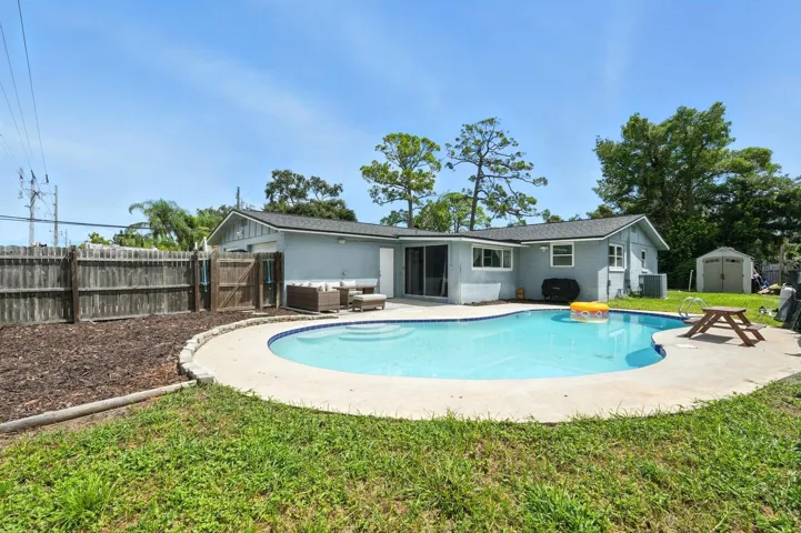 Backyard/pool
