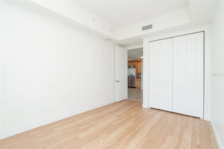 Guest bedroom entry &amp; closet