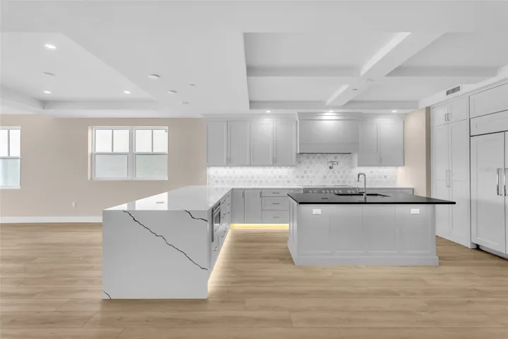 Premium Kitchen w/Waterfall edge Quartz