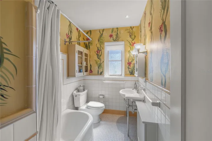 GUEST BATH 2