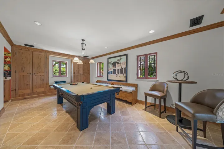 BILLIARDS ROOM
