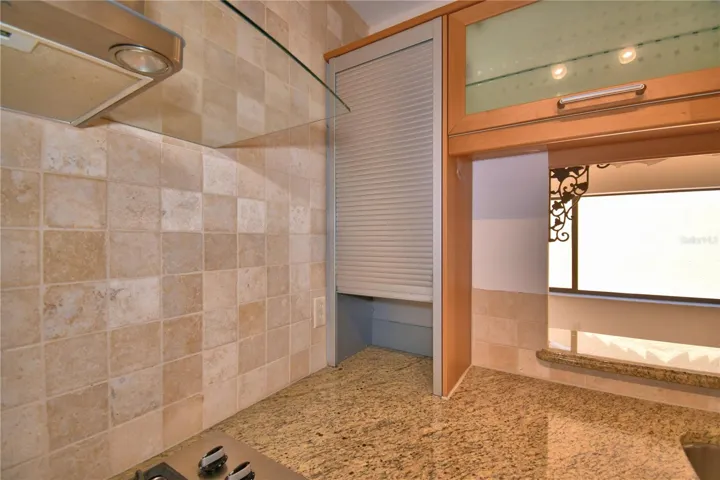 ROLLING CABINET FRONT